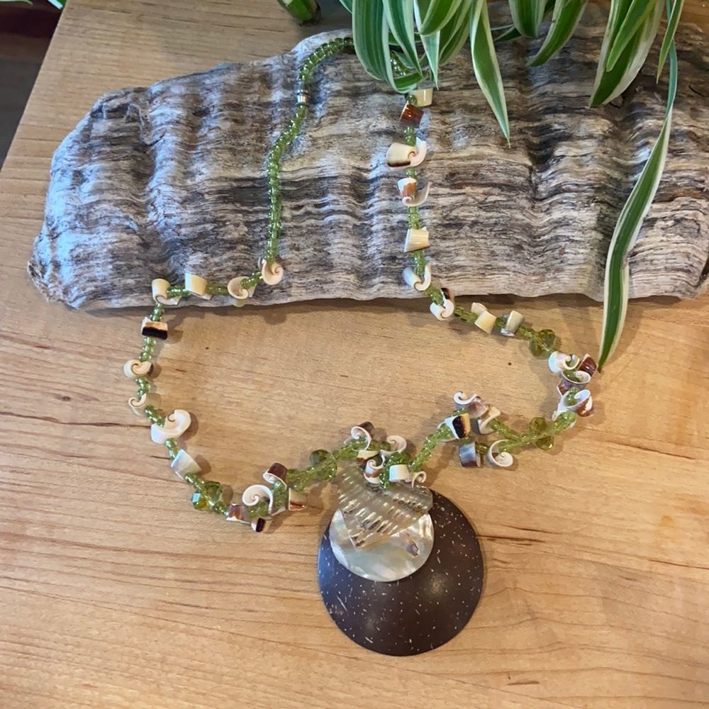 Coconut shell beaded shell necklace